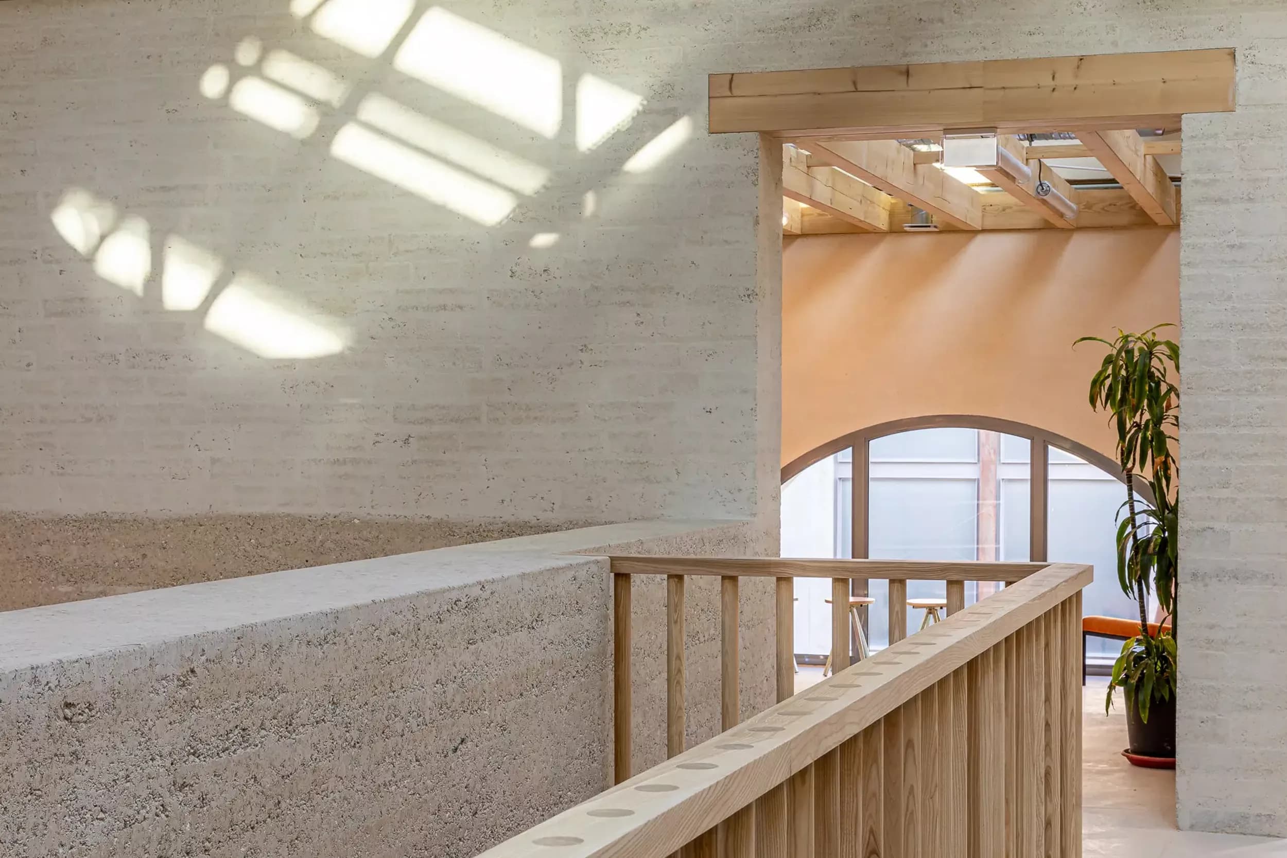 Magasin Électrique Arles - Transformation en laboratoire de recherche Atelier LUMA avec BC Architects - AMO Frédéric KRAWCZYK