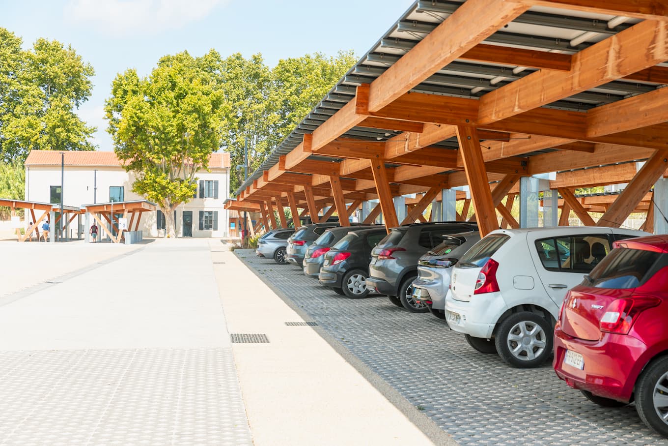 Parking des Minimes Arles - Infrastructure publique au cœur du centre historique